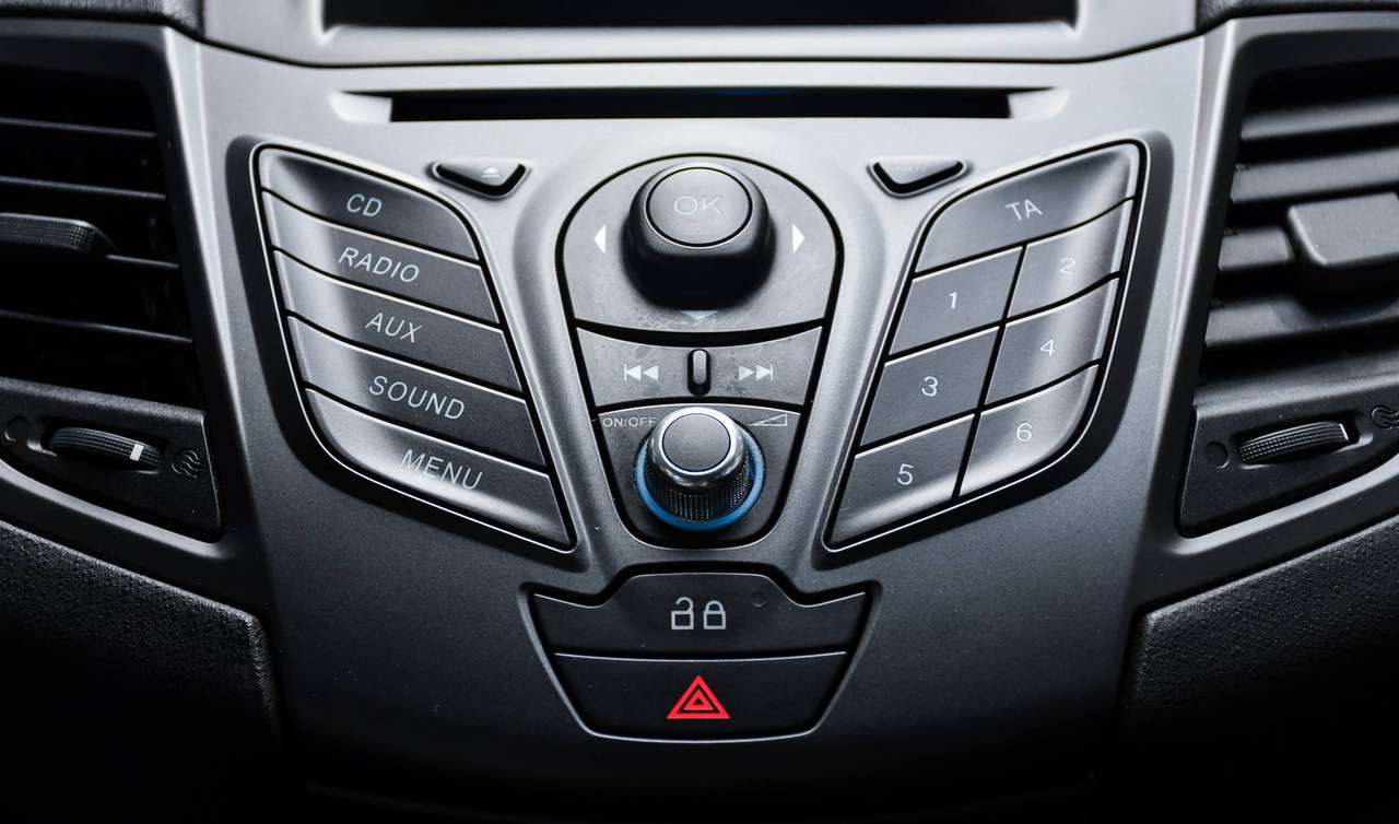 Ford Fiesta Fiesta 1.2i Trend - DAGRIJLICHTEN / AIRCO / ARMSTEUN — foto 9 van 14