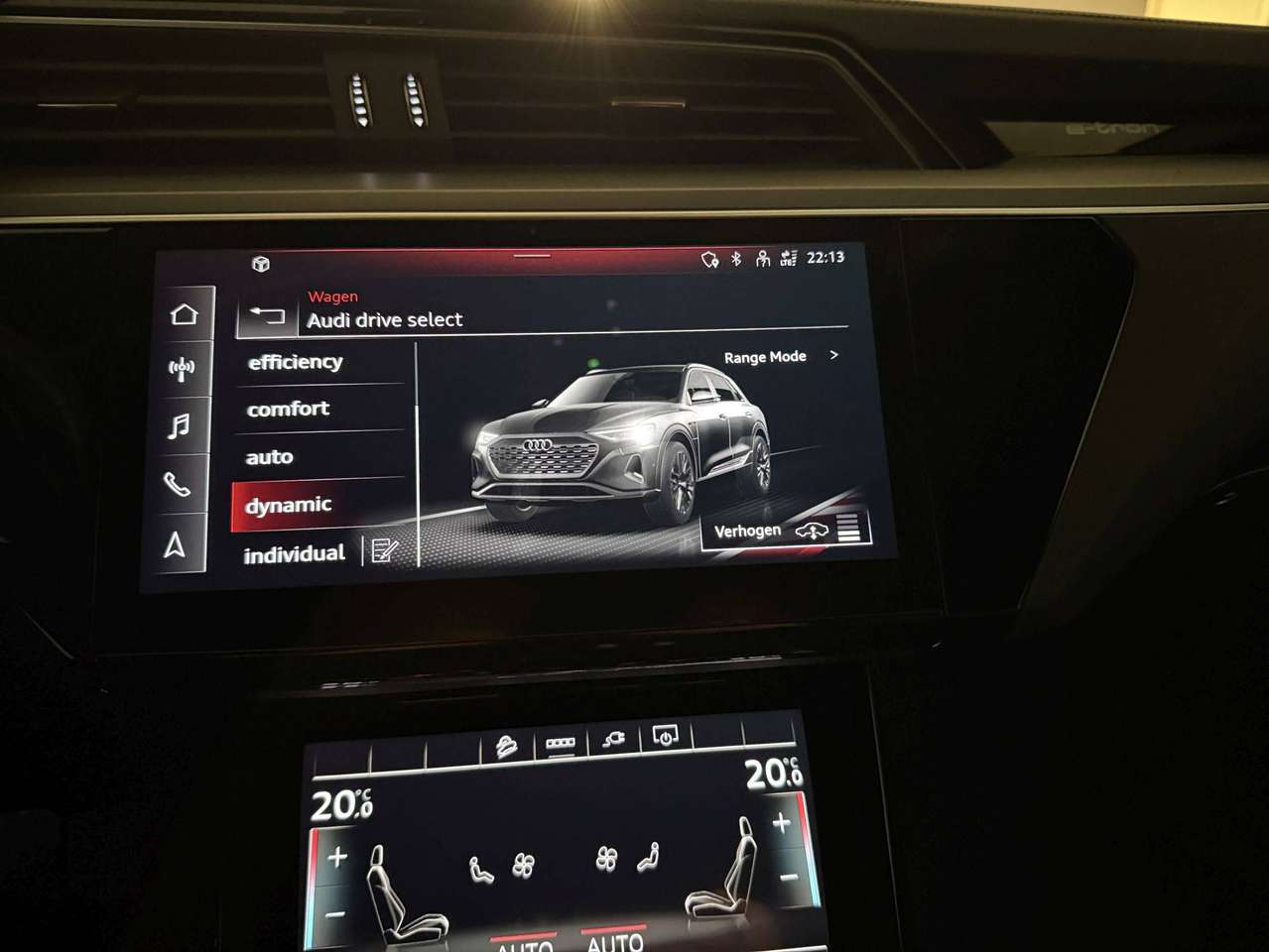 Audi Q8 e-tron QUATTRO 340PK * S-LINE  COMPETITION * BLACK PACK * 22" * LUCHTVERING * CAMERA * SITE ASSIST * ACC * — foto 13 van 25