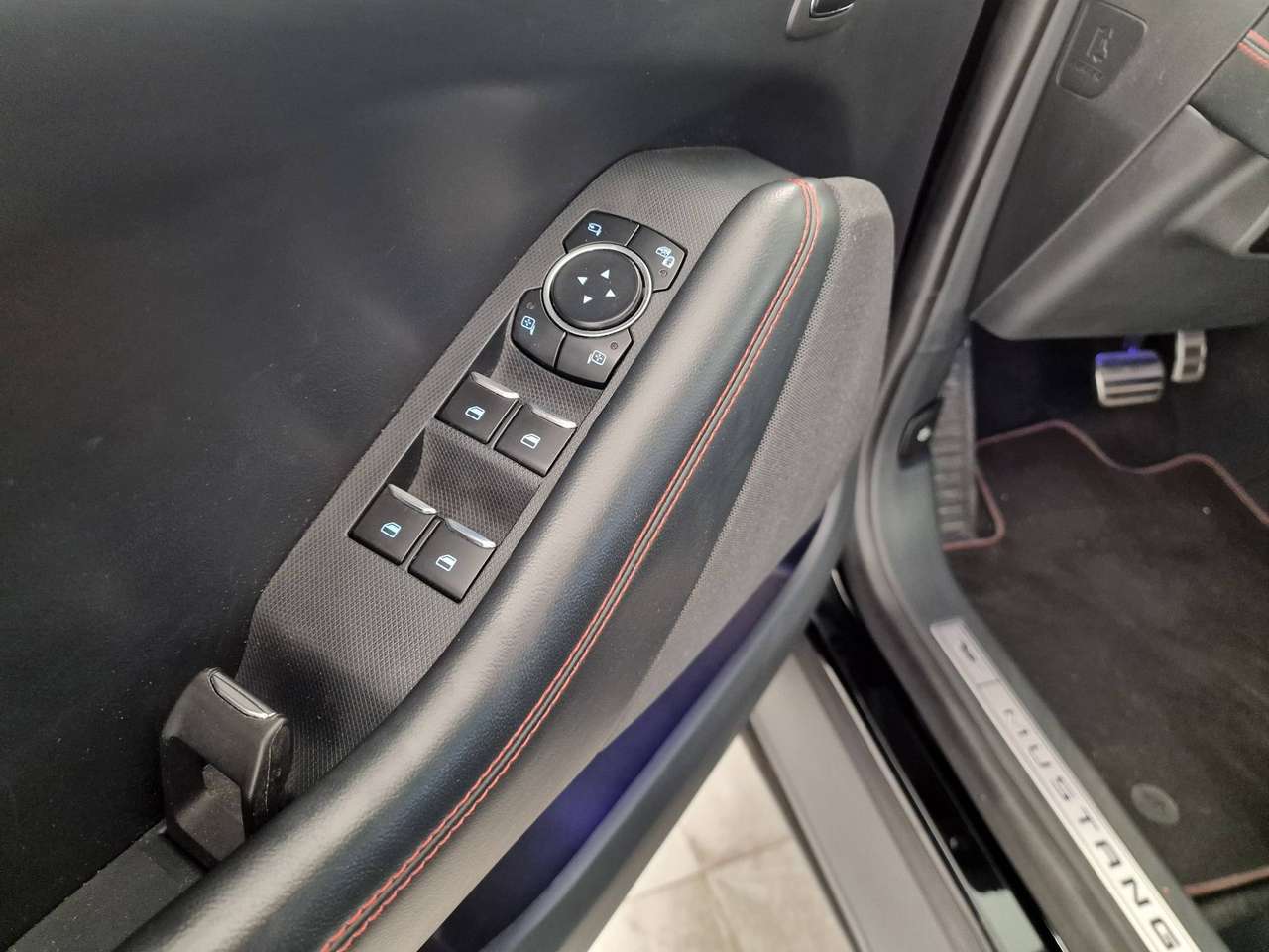 Ford Mustang Mach-E PREMIUM EXTENDED RANGE +TAL VAN OPTIES — foto 14 van 16