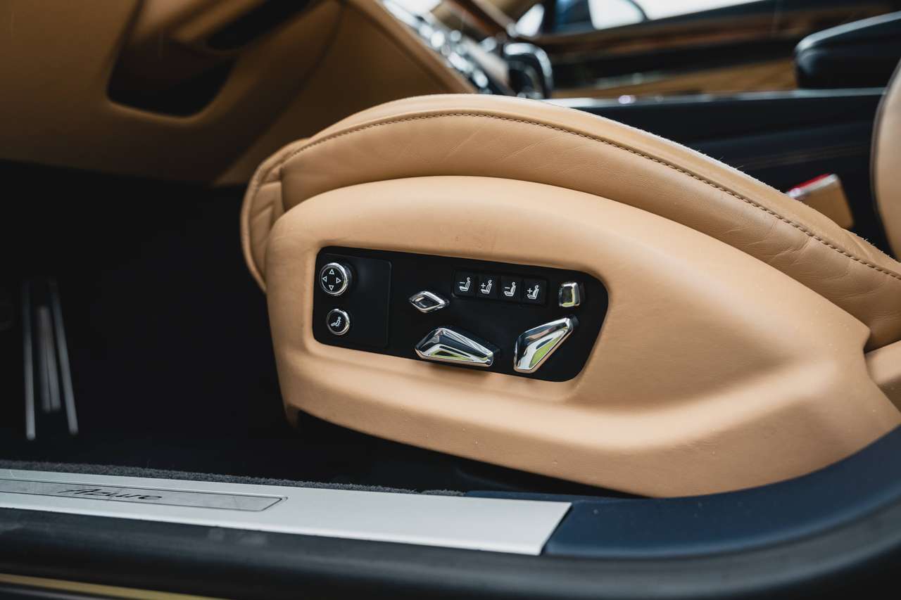 Bentley Flying Spur AZURE HYBRID - 4 SEAT - TOURING SPECIFICATION — foto 12 van 25