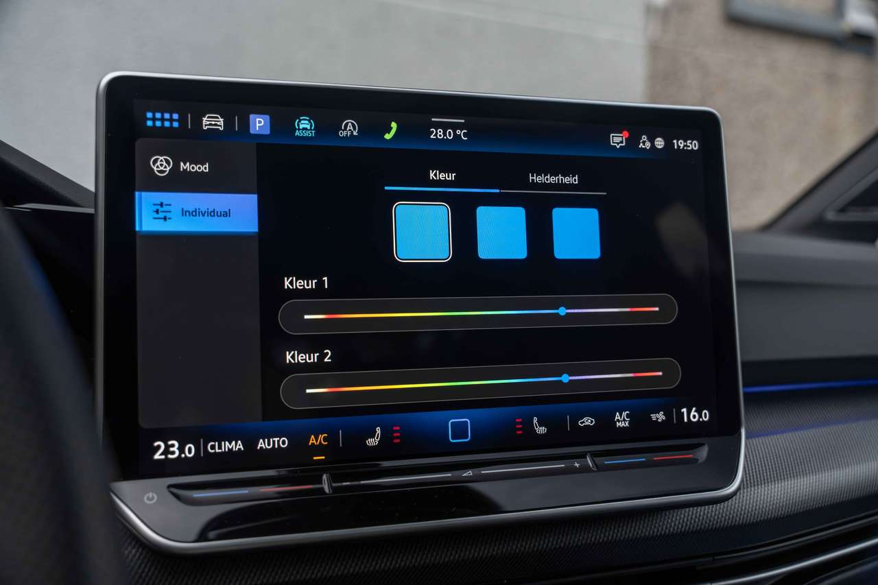 Volkswagen Golf R 4MOTION 'Black Edition' PANO/MATRIX/AKRAPOVIC/ACC/CAMERA/H&K/19" — foto 22 van 25