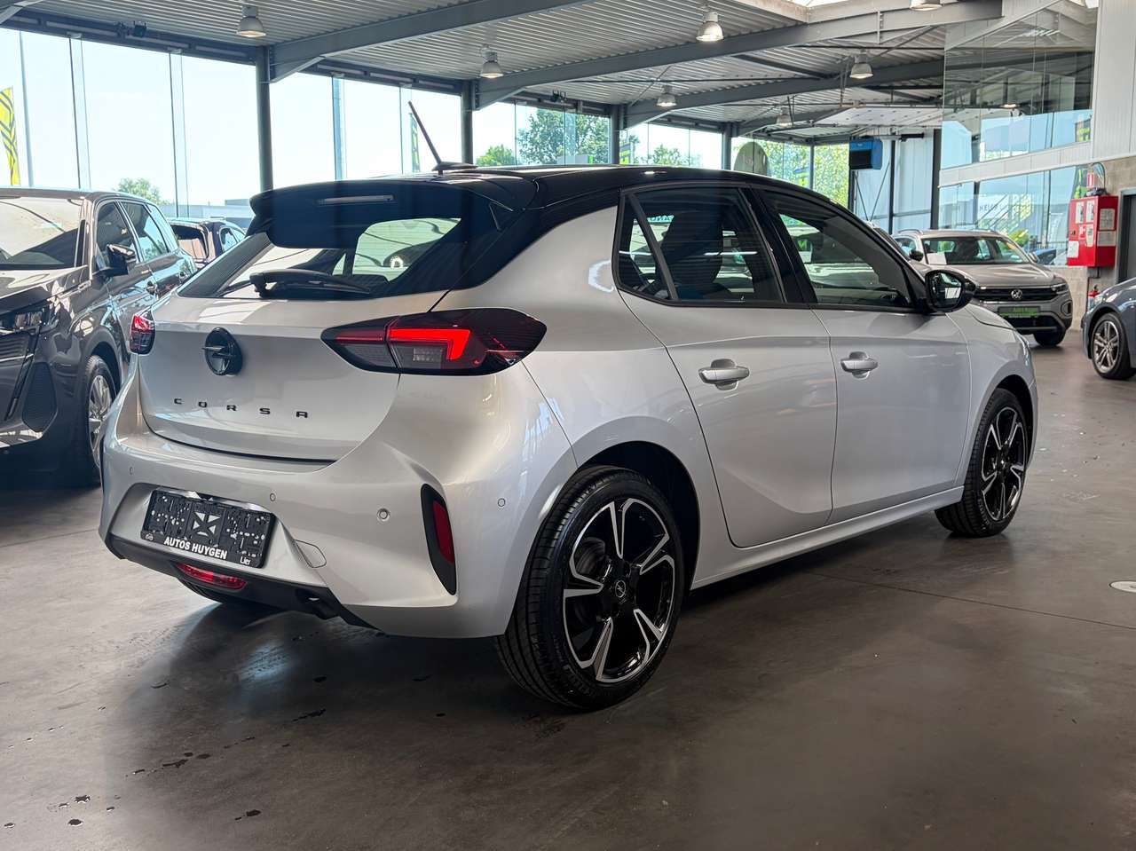 Opel Corsa 1.2i GS- Line met panoramisch dak! — foto 2 van 17