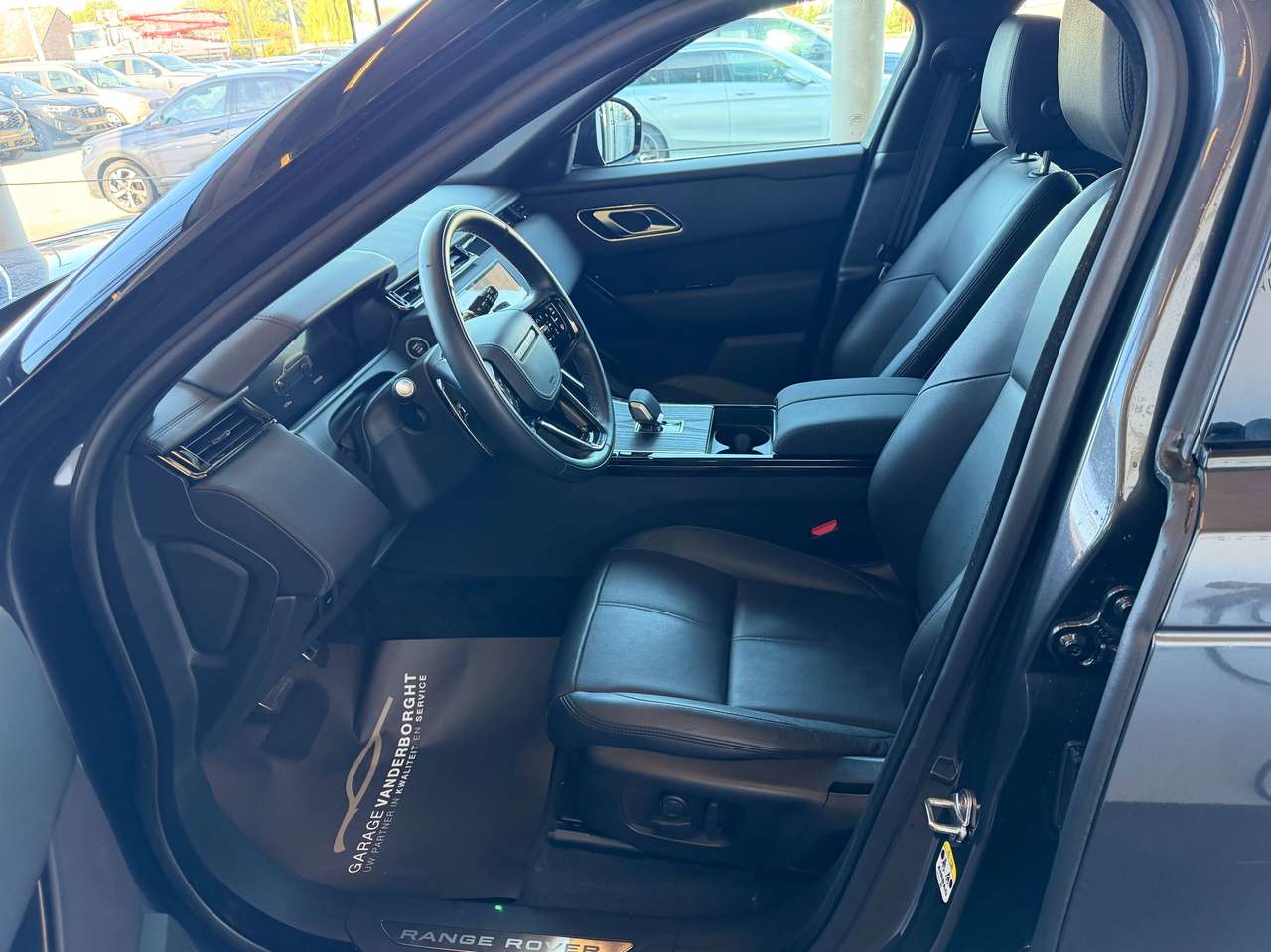 Land Rover Range Rover Velar DYNAMIC SE P400e PHEV AWD AUTOMAAT+TAL VAN OPTIES — foto 10 van 22