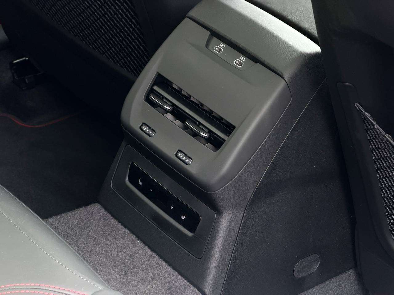 Audi RS5 AVANT BESCHIKBAAR TECH PRO SPORTPACK KERAMISCHE REMMEN PANORAMA GEKOELDE ZETELS MASSAGE B&O 360° CAM — foto 24 van 25