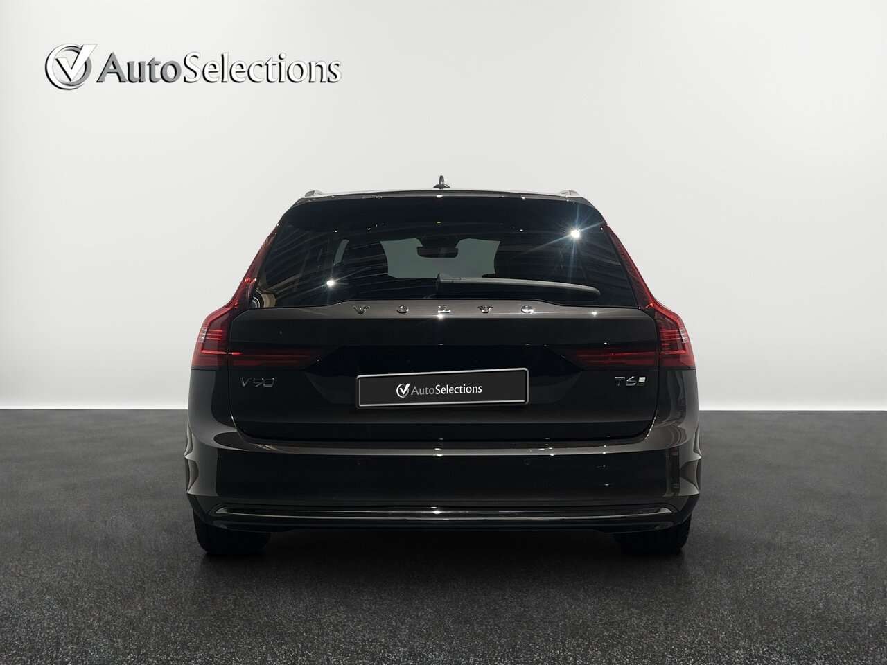 Volvo V90 T6 AWD Core Bright Harmann Kardon Trekhaak — foto 2 van 19