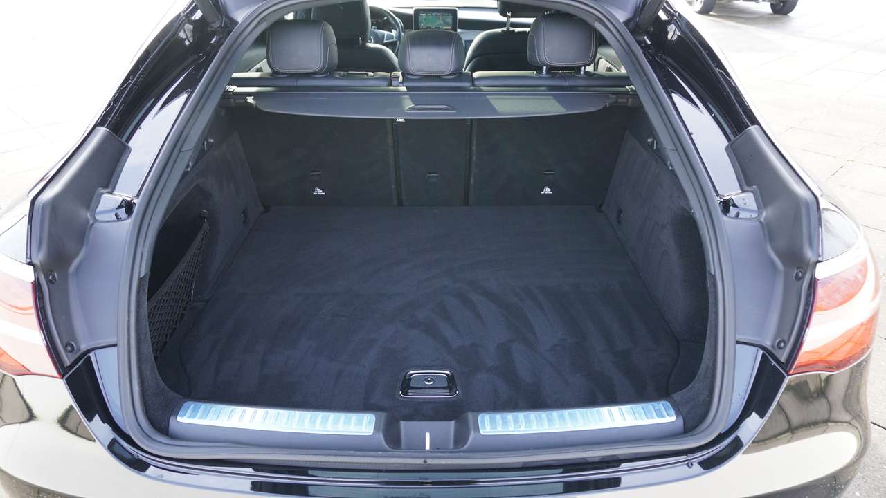 Mercedes-Benz GLC 63 AMG 4M/RIJASSIST/PANODAK/LUCHTVER/COMAND ONLINE/TREKH — foto 18 van 19