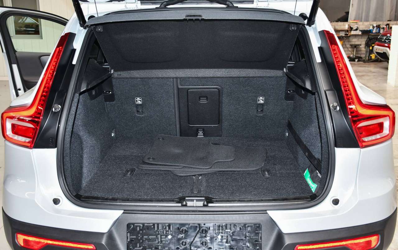 Volvo XC40 XC40 1.5 T3 Momentum Pro Geartronic - NAVIGATIE / TREKHAAK / OPEN PANO_DAK / CAMERA / SMARTLINK — foto 17 van 18