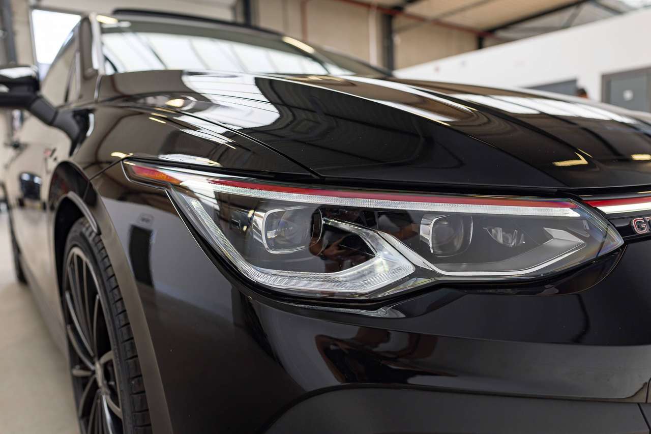 Volkswagen Golf GTI CLUBSPORT|AKRAPOVIC|PANO|IQLIGHTS|ALCANTARA|HEATEDSEATS|KEYLESS|ACC|LA|GARANTIE| — foto 8 van 25