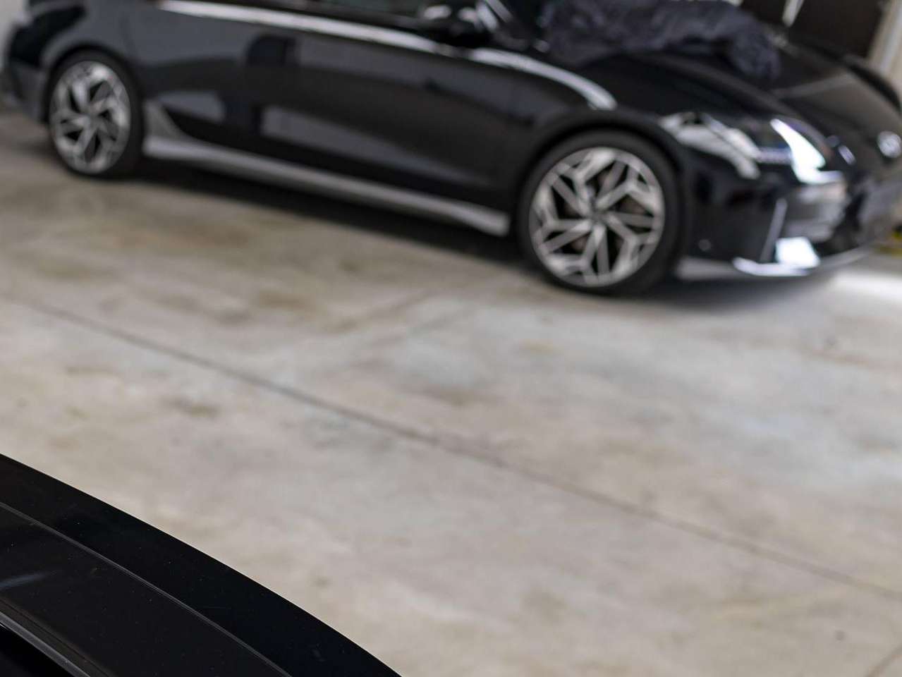 Volkswagen Golf R 4-MOTION|BLACK EDITION|AKRAPOVIC|PANO|ALCANTARA|ZETELVERW.|SFEERVERL.|IQLIGHTS|GARANTIE|ACC|LA|CAMERA| — foto 11 van 25