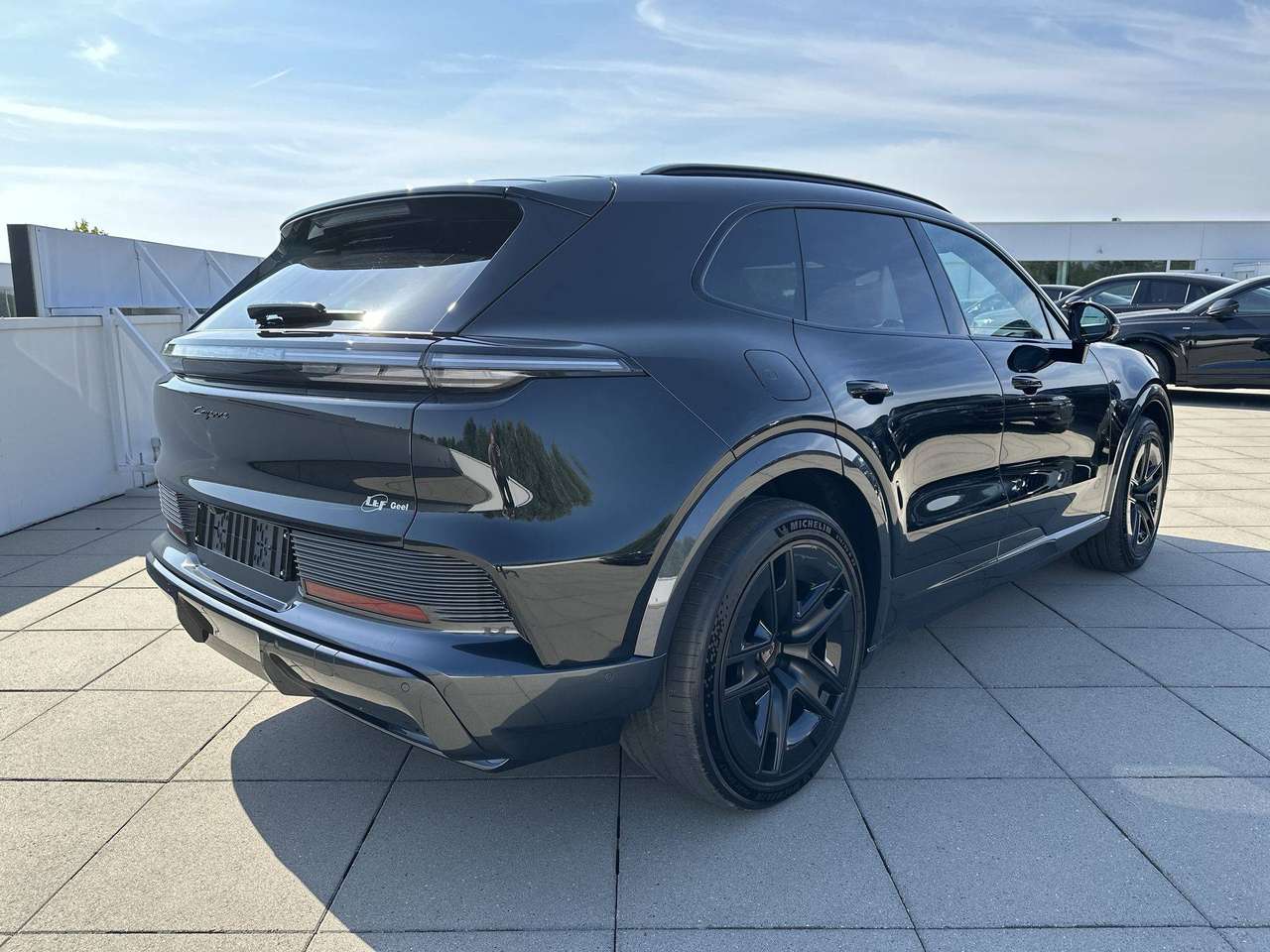 Porsche Cayenne ELECTRIC Trekhaak Pano Dak 22" Drive Assist Pano Dak — foto 8 van 19