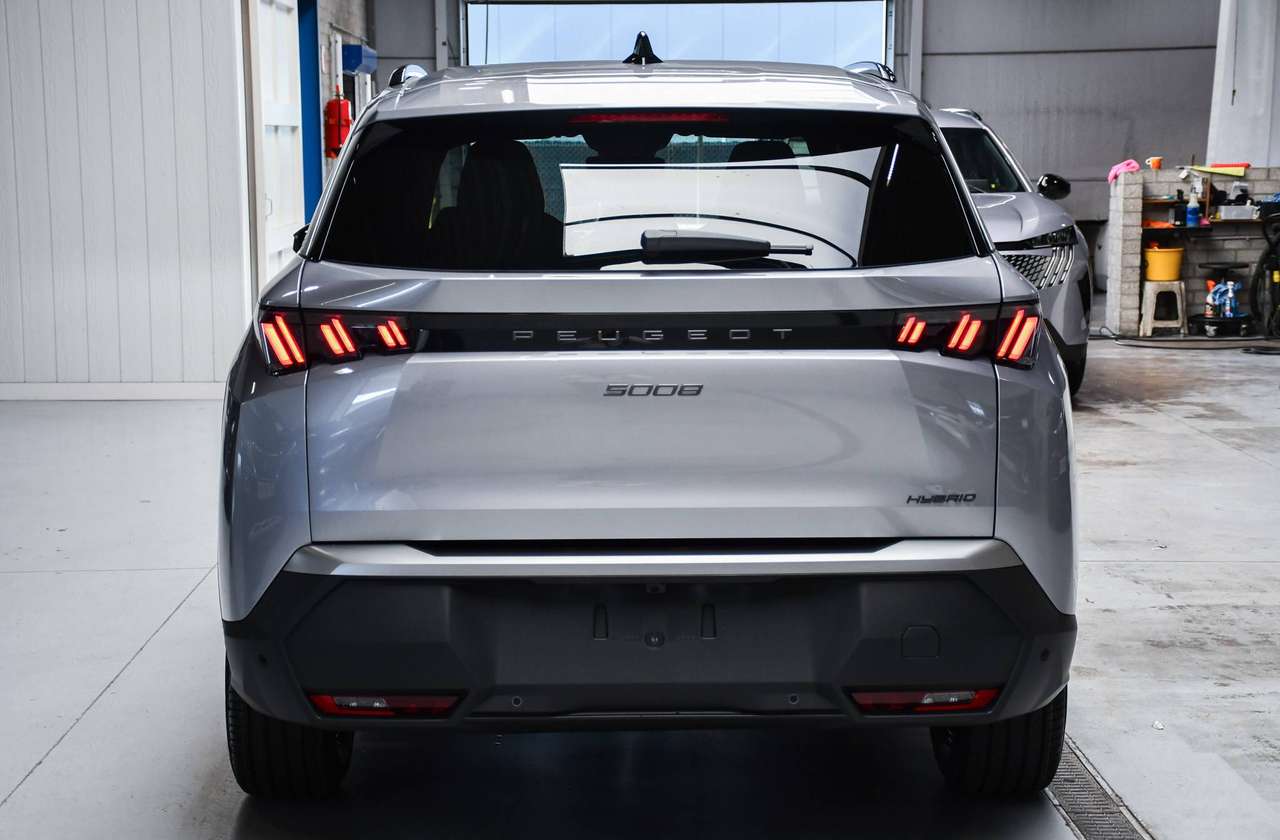 Peugeot 5008 5008 Hybrid Allure 7pl MHEV NIEUW - NAVIGATIE / CAMERA / ACC / SMARTLINK / BLIS / PDC — foto 5 van 22