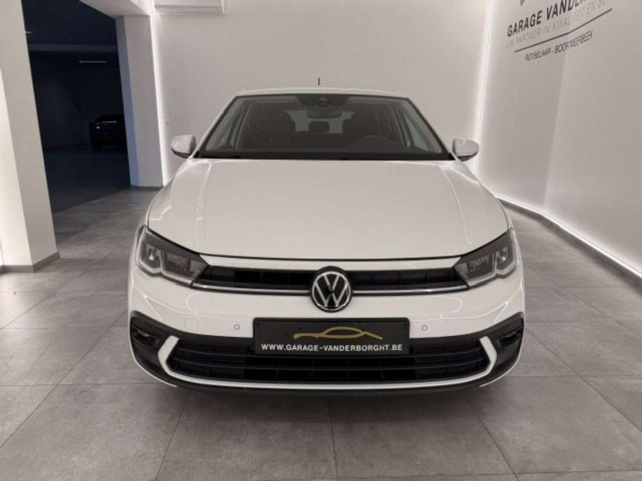 Volkswagen Polo BENZINE MET SLECHTS 22000KM!!!!! — foto 2 van 20