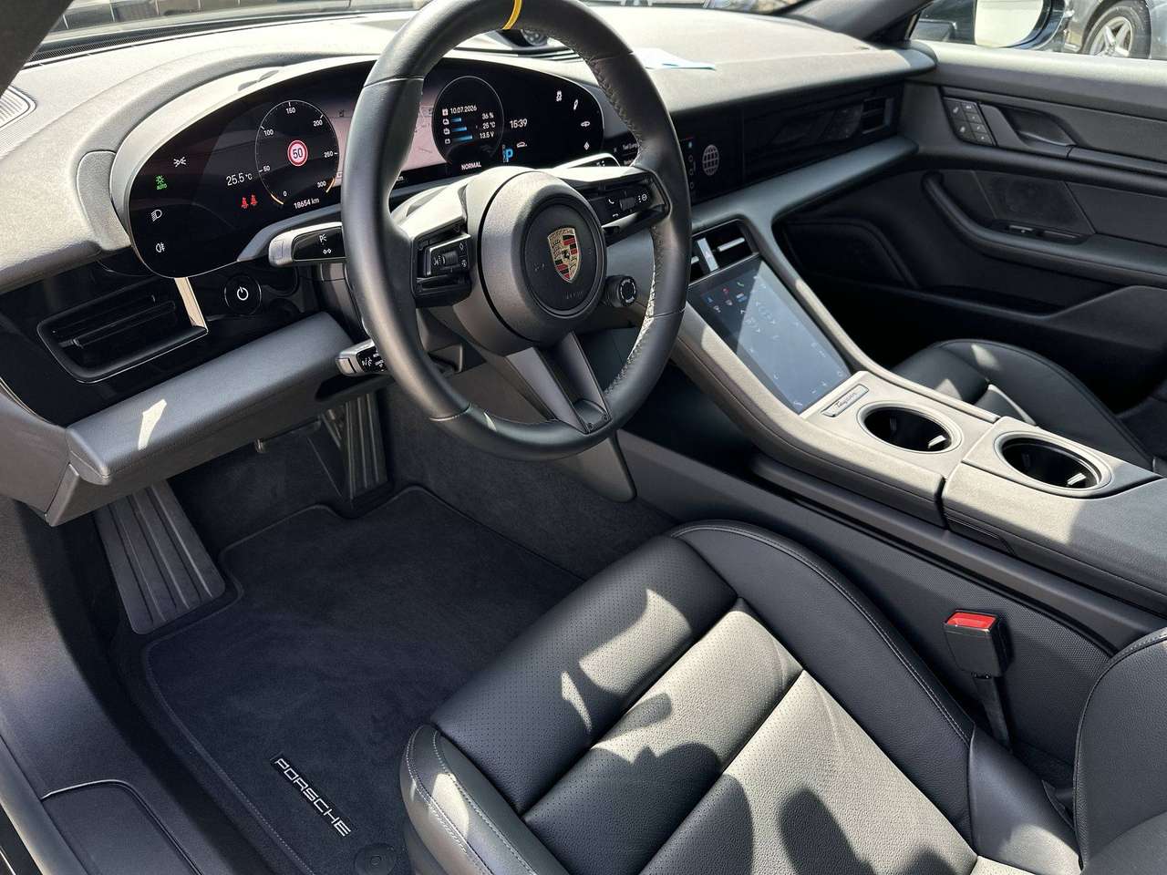 Porsche Taycan Luchtvering Sport Chrono Performance Battery Plus Adapt. comfortstoelen — foto 17 van 18