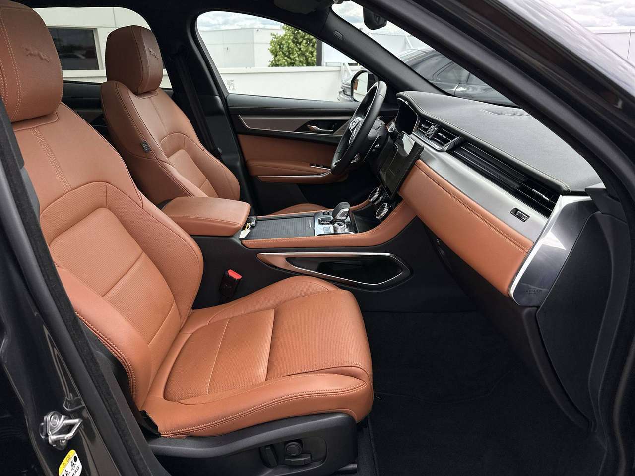 Jaguar F-Pace F-Pace PHEV 2.0 T AWD P400e R-Dynamic HSE — foto 13 van 19