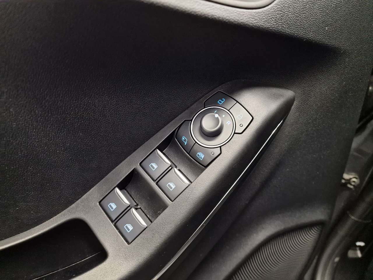 Ford Puma TITANIUM HYBRID BENZINE — foto 11 van 16
