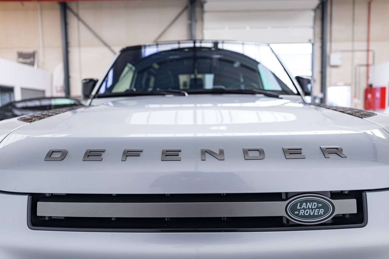 Land Rover Defender MHEV D300 X-Dynamic S|LUCHTVERING|PANO|AWD|360°|ZETEVERW.(v/a)|MINI-FRIDGE|KEYLESS|ACC|LA|GARANTIE| — foto 9 van 25