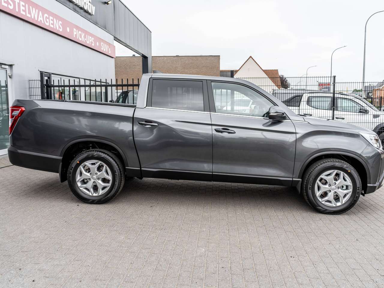 SsangYong Musso Grand 2.2D 4X4 Style - Automaat - 30.500ex — foto 2 van 19