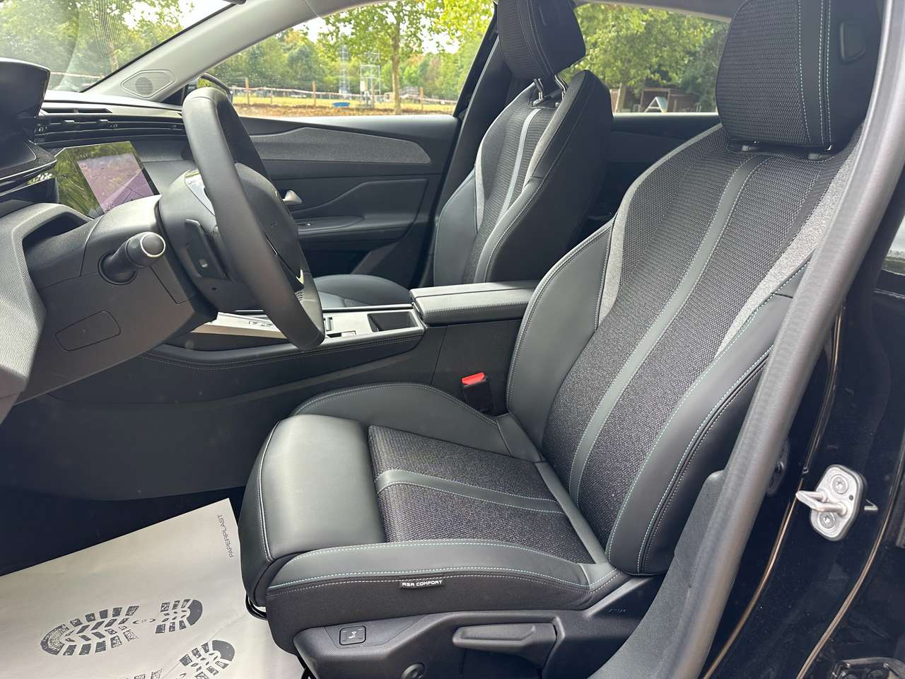 Peugeot 308 308 Hybrid 180 e-EAT8 Allure Pack — foto 11 van 15