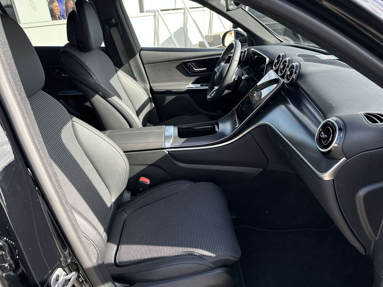 Mercedes-Benz GLC 200 GLC 200 4 MATIC Luxury Line Trekhaak — foto 9 van 19