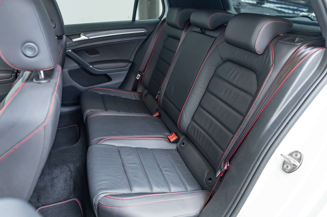 Volkswagen Golf GTI TCR|VOORKANT PPF BESCHERMD|AKRAPOVIC|PANO|CARBON|DYN-AUDIO-SYSTEEM|CAMERA|ZETELVERW.|ACC|LA|GARANTIE| — foto 18 van 25