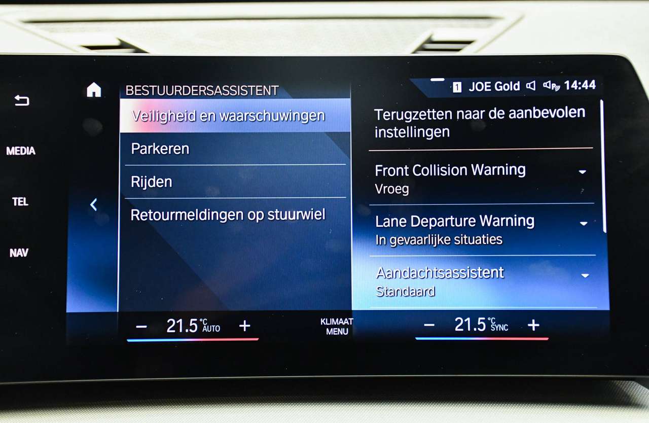 BMW iX1 iX1 66.5 kWh xDrive30 - NAVIGATIE / CAMERA / SMARTLINK / LEDER / PDC / CC — foto 13 van 20