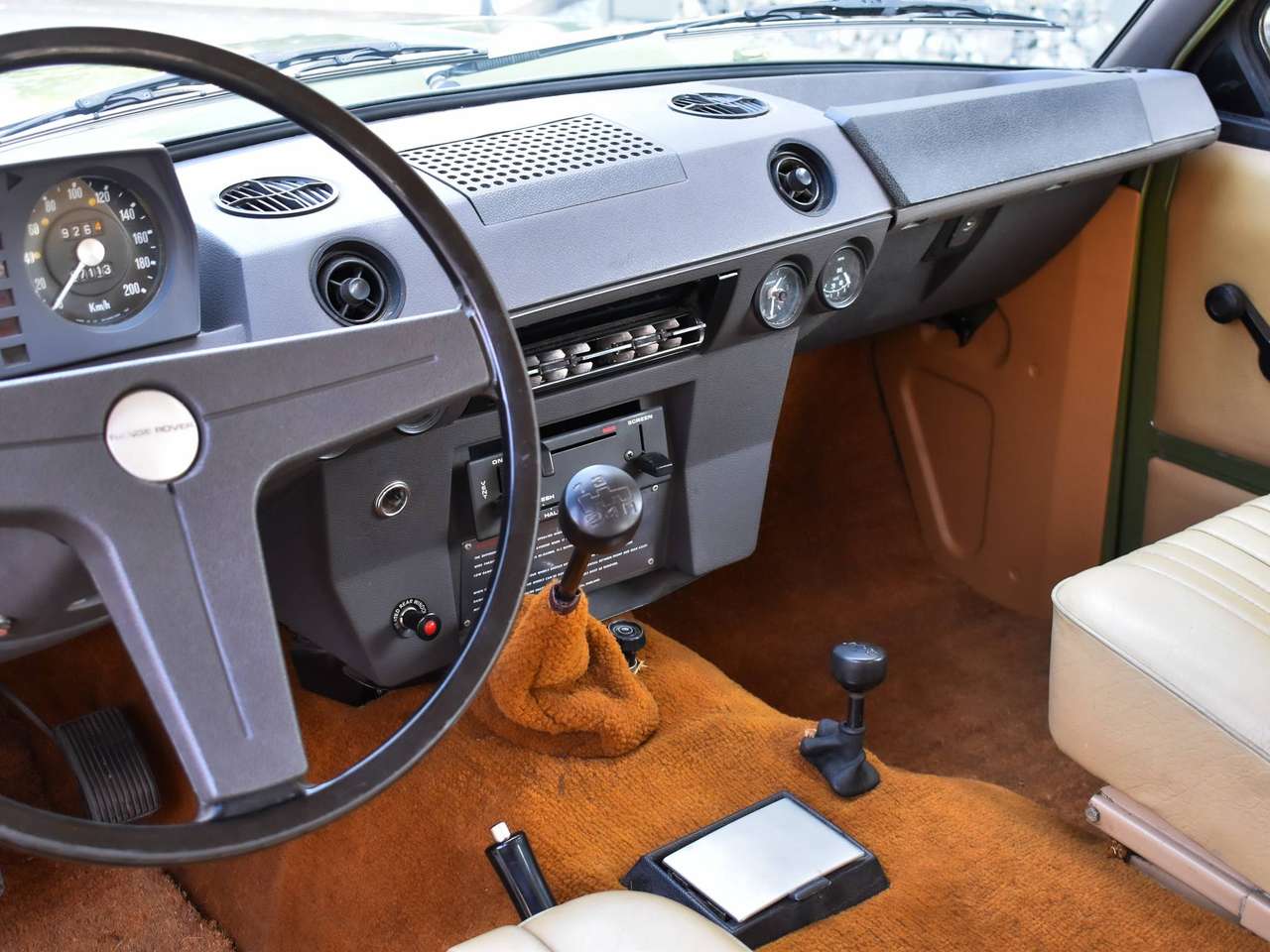 Land Rover Range Rover Classic V8 / Warwick Green / Restored / Suffix D — foto 8 van 19