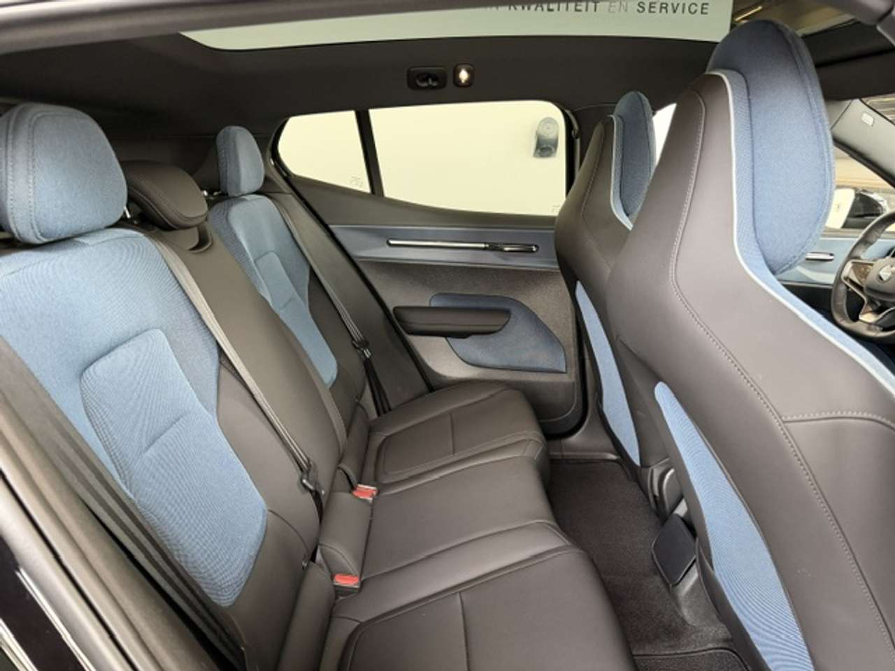 Volvo EX30 ULTRA EXTENDED RANGE+PANO DAK — foto 8 van 22