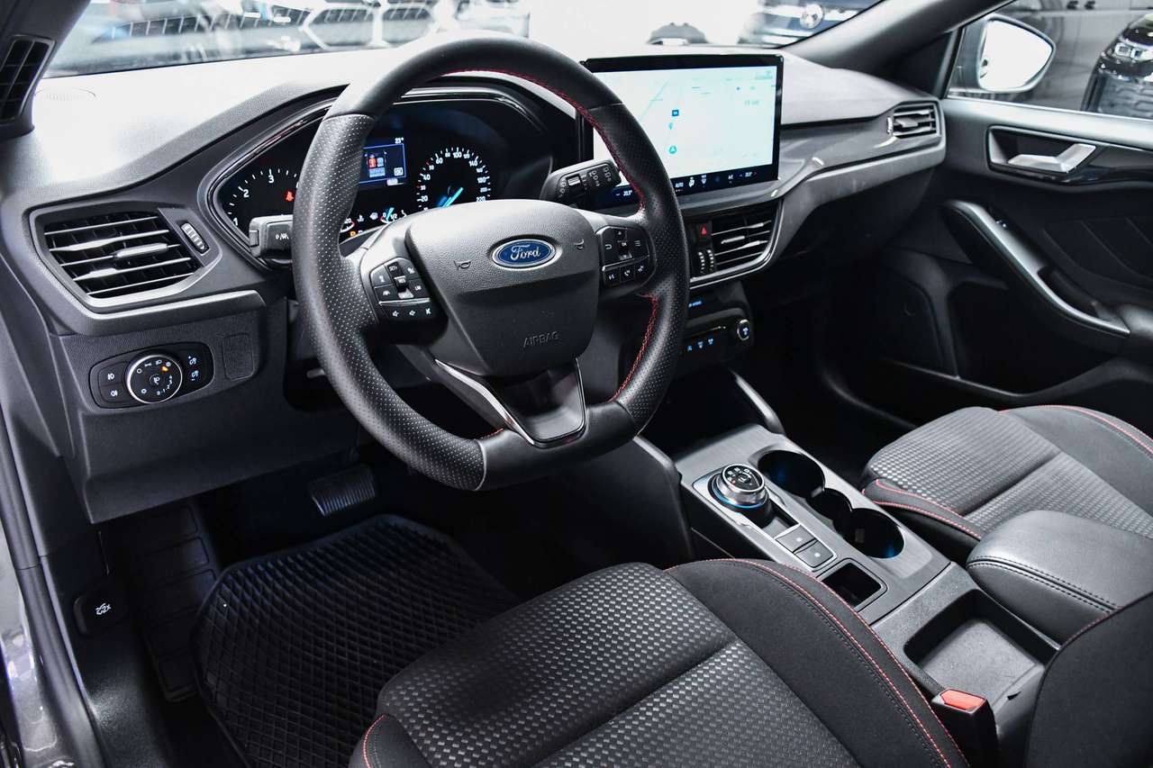 Ford Focus Focus 1.5 EcoBlue ST-Line X Automaat - NAVIGATIE / CAMERA / SMARTLINK / BLIS / ACC — foto 8 van 18