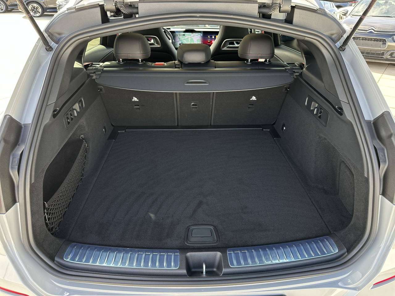 Mercedes-Benz GLC 400 4M ELECTRIC/ACHTERASBESTURING/AMG/RIJASSIST/PANODAK/AIRMATIC/TREKH/BURMESTER — foto 16 van 19
