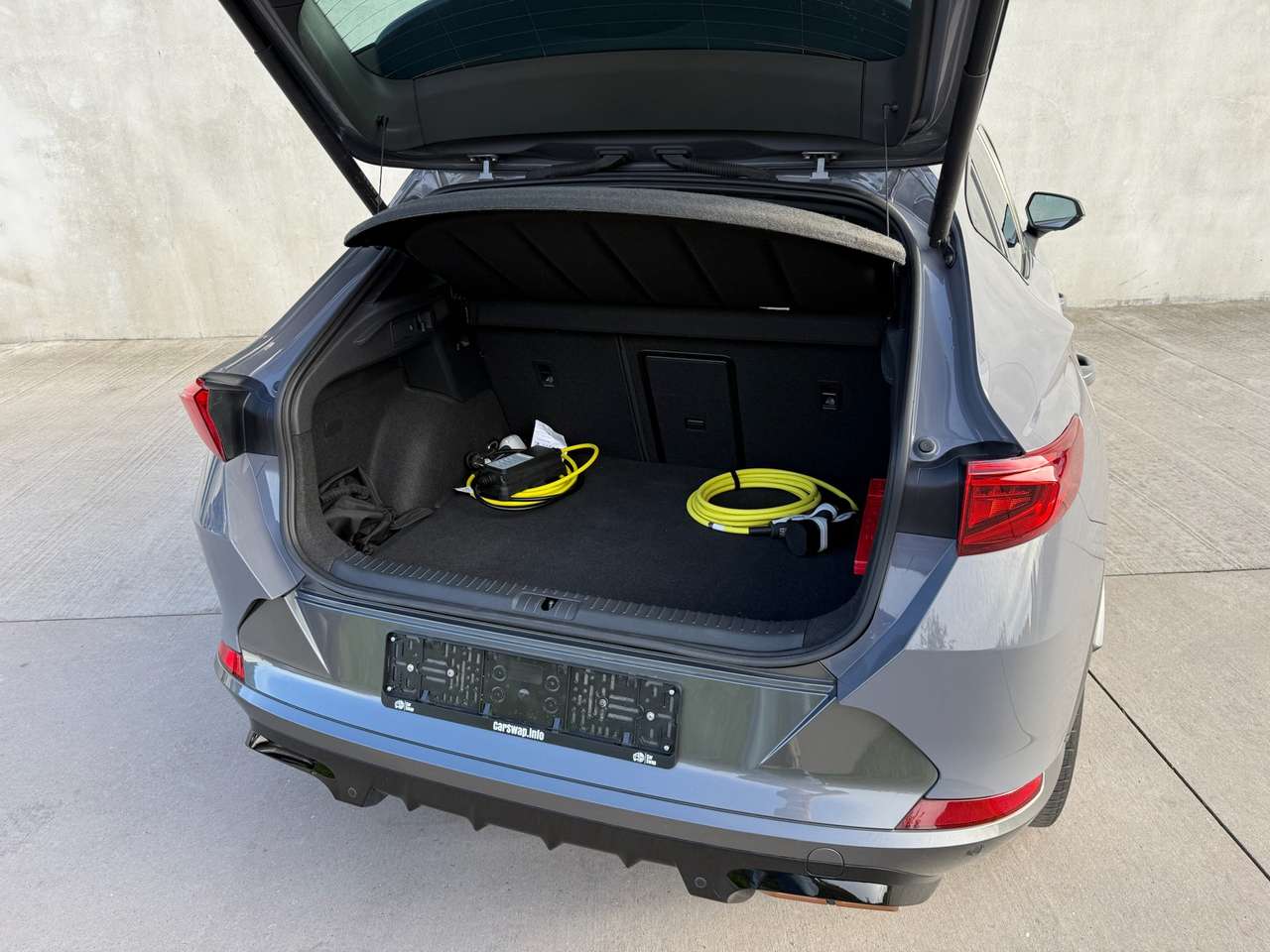 CUPRA Formentor Formentor e-Hybrid 1.4 DSG / Keyless / Travel Assist / ACC / Lane Assist / Ambiance / CarSwap — foto 18 van 19