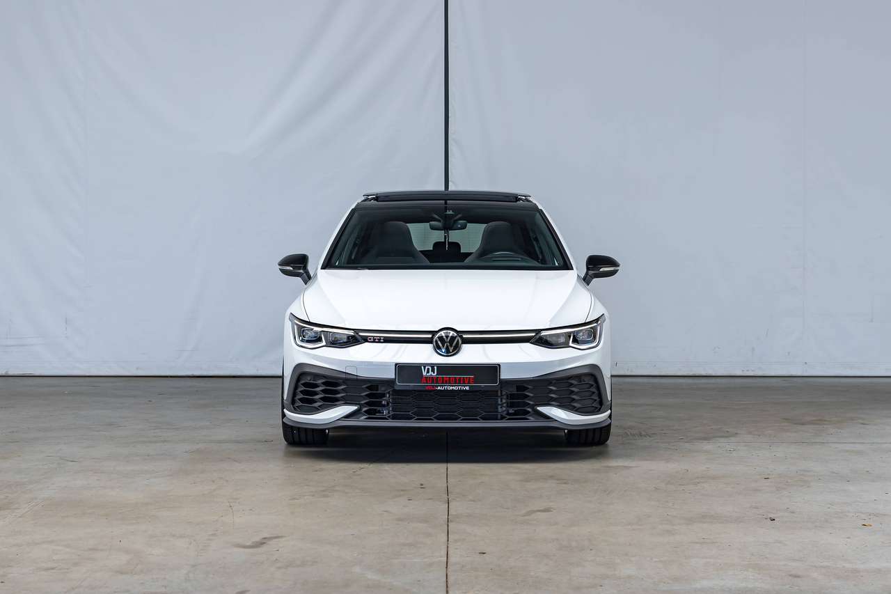 Volkswagen Golf GTI CLUBSPORT|AKRAPOVIC|PANO|HEAD-UP|HARMAN-KARDON|IQLIGHTS|ALCANTARA|HEATEDSEATS|KEYLESS|ACC|LA|GARANTIE| — foto 2 van 25