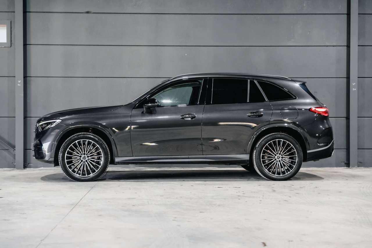 Mercedes-Benz GLC 300 (2023) — foto 8