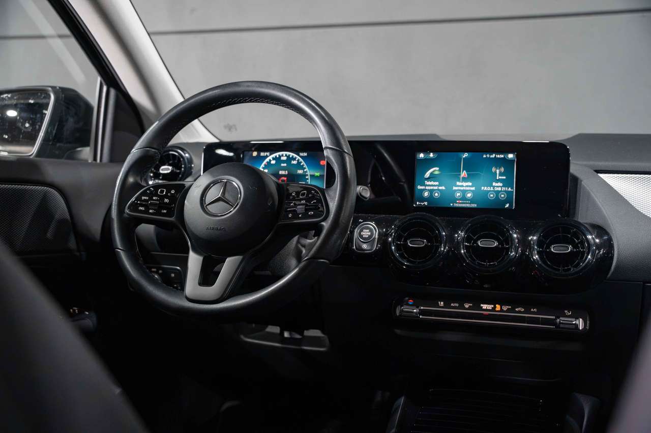 Mercedes-Benz GLA 180 GLA 180 d Business Solution Essential — foto 15 van 25