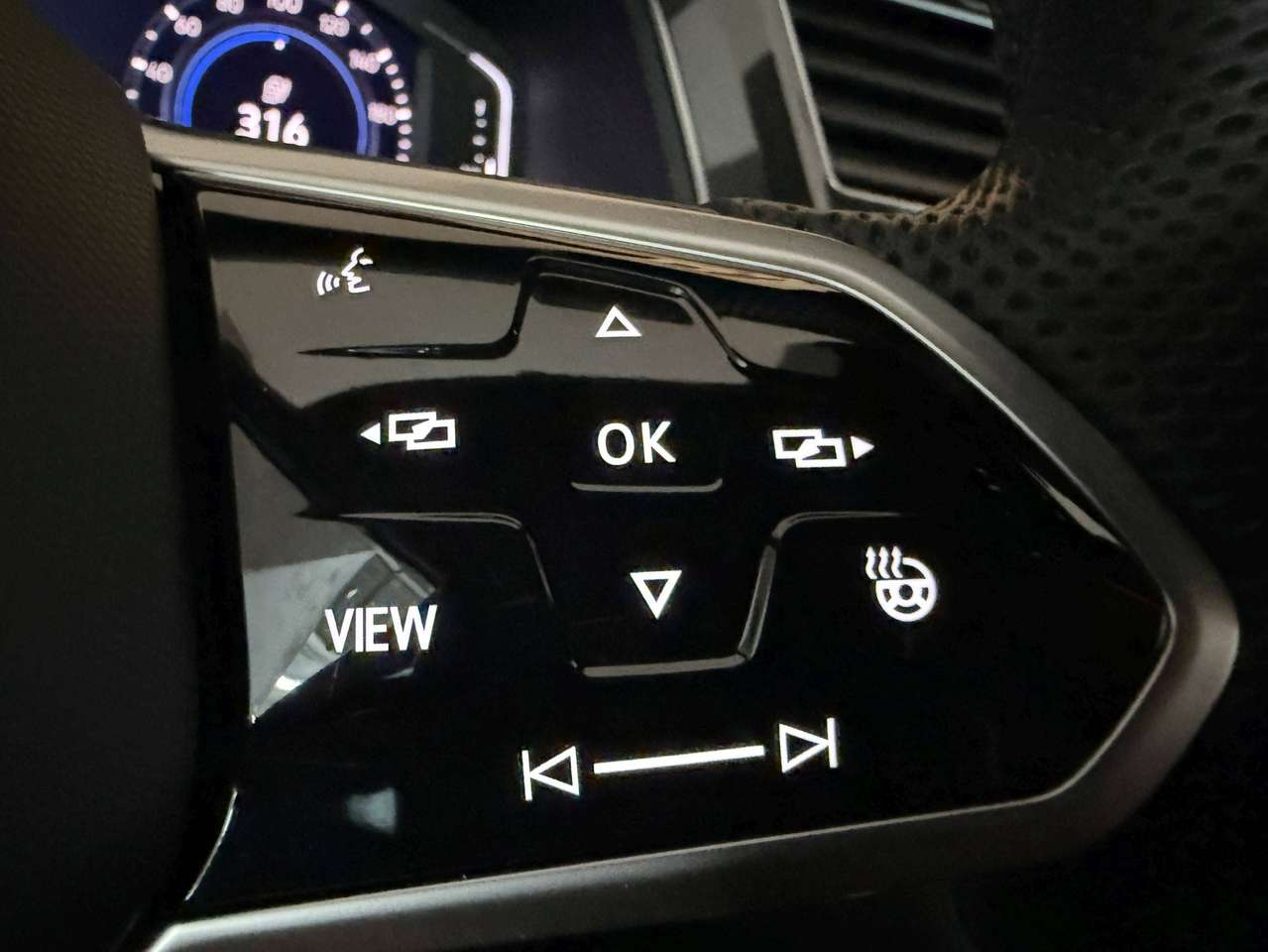 Volkswagen Tiguan 245PK PLUG IN * R-LINE * ALCANTARA * CAMERA * LED * KEY LESS * 20" BLACK R VELGEN * VIRTUAL COCKPIT * BLACK PACK — foto 20 van 22