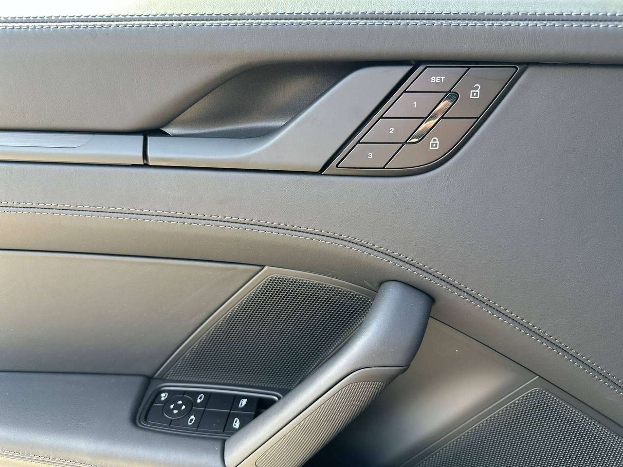 Porsche 992 4 GTS Schuifdak Exterieurpakket zwart Lift vooras — foto 9 van 16