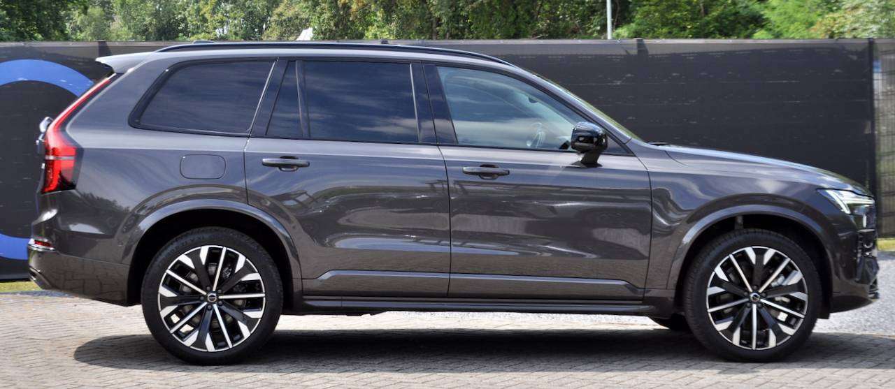 Volvo XC90 T8 ULTRA DARK MASSAGE GEKOELDE ZETELS PANO HARMAN KARDON — foto 2 van 22