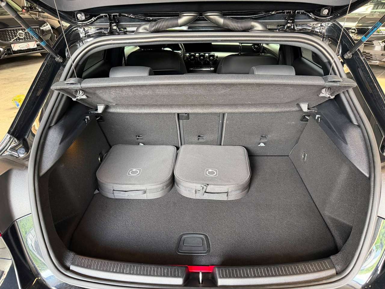 Mercedes-Benz A 250 A 250 e PHEV Business Line — foto 14 van 16