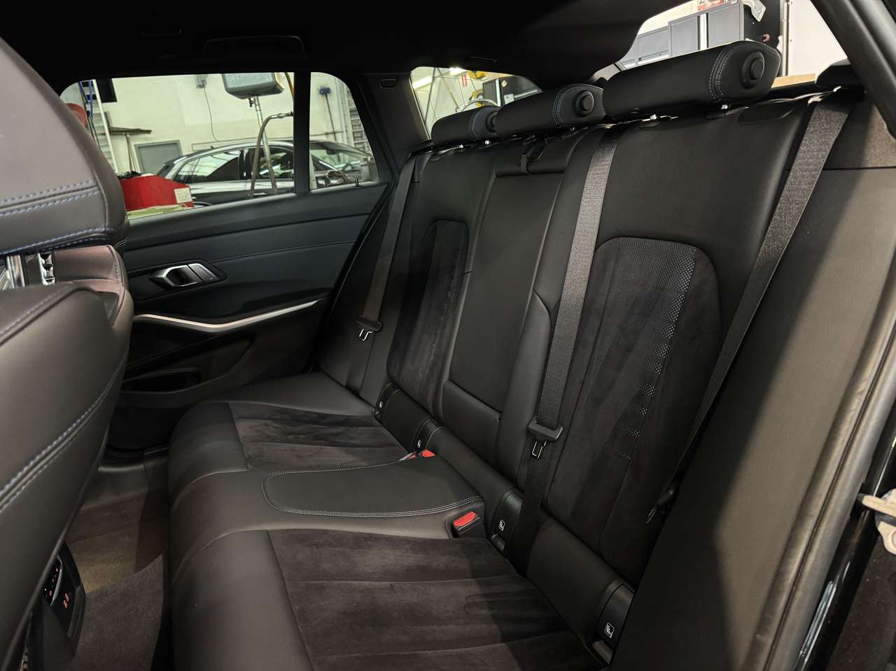 BMW 320 i Touring M-Sport — foto 8 van 20