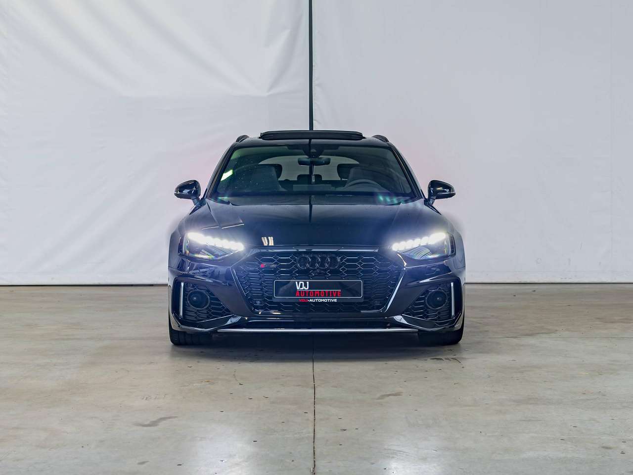 Audi RS4 QUATTRO|CERAMIC|CARBON|360°|B&O|PANO|ALCANTARA| — foto 2 van 25