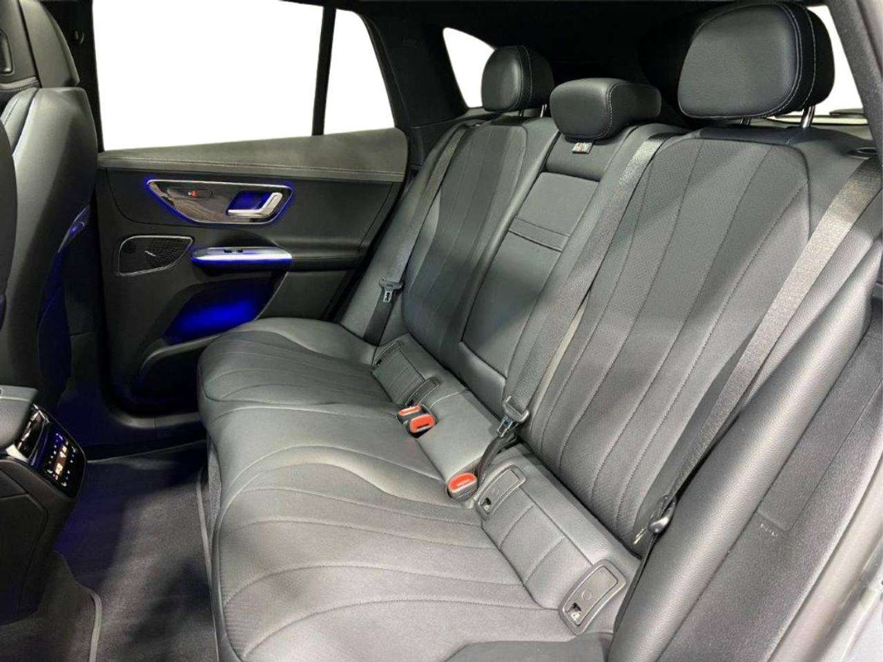 Mercedes-Benz EQE SUV Electric Art – Distronic – Panodak – Memoryseats – Trekhaak — foto 11 van 25