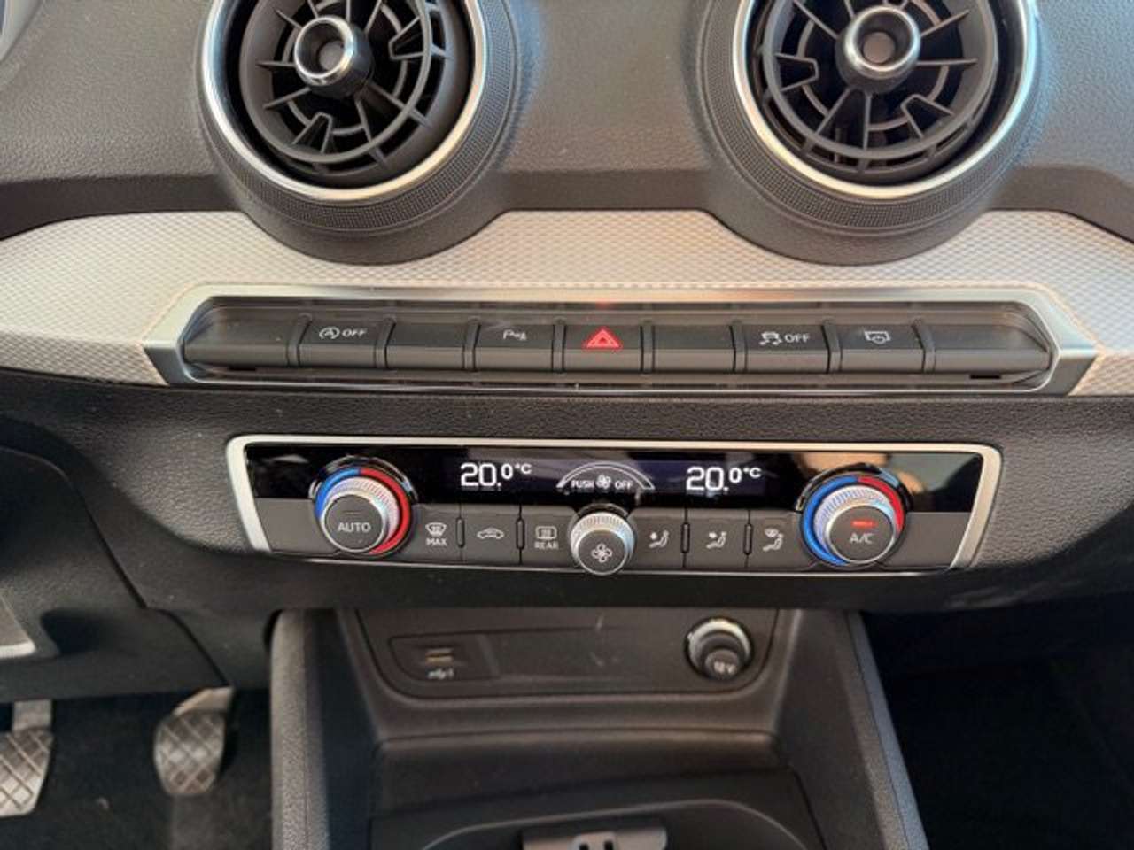 Audi Q2 ATTRACTION BENZINE SLECHTS 58000KM!!!!! — foto 17 van 22