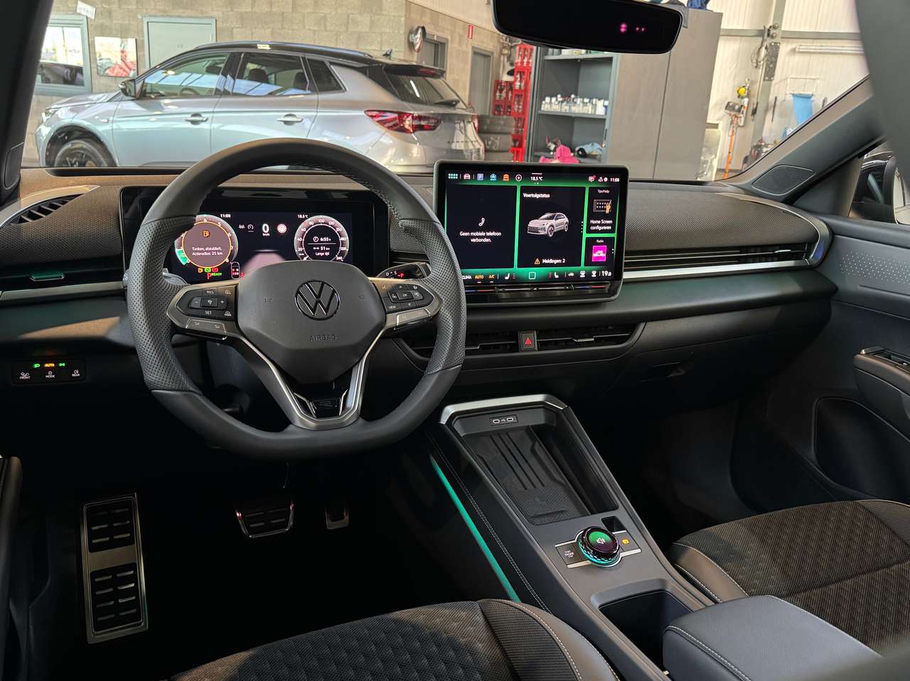 Volkswagen T-Roc 1.5 eTSI mHEV DSG R-Line 'Nieuw model' — foto 10 van 21