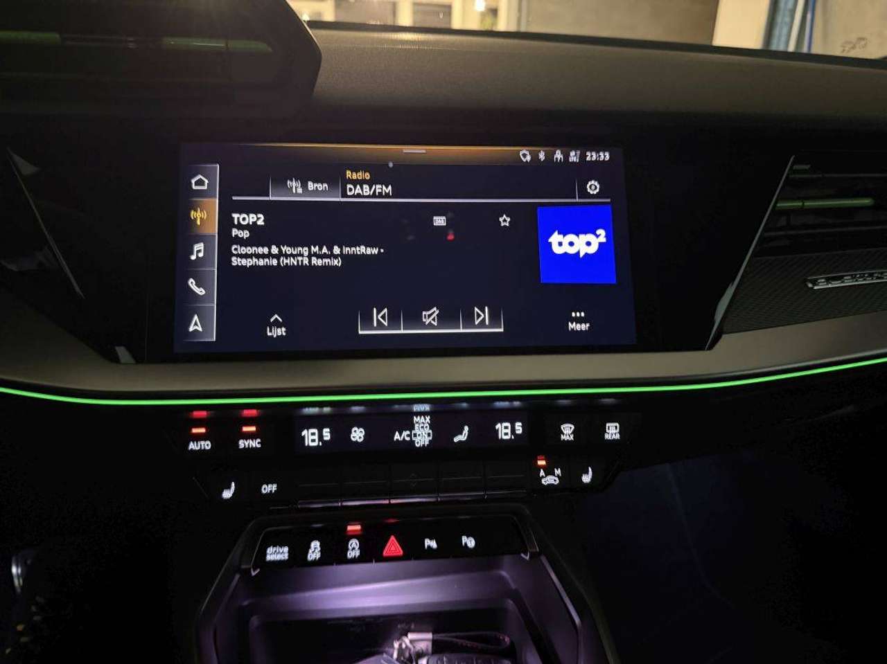 Audi RS3 SPORTBACK * KYALAMI GROEN * AUDI EXCLUSIVE *  DCC * LED * KEY LESS GO * LEDER PACK PLUS  * NAVI * ACC *B&O * MATRIX * — foto 12 van 25
