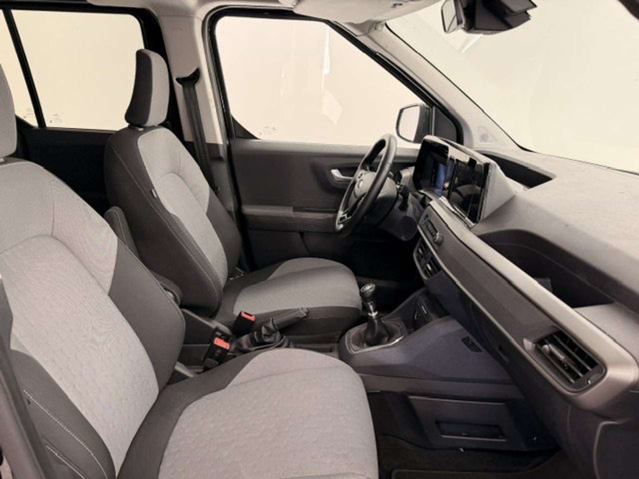 Ford Tourneo Courier TITANIUM BENZINE 125PK 22000KM — foto 10 van 21