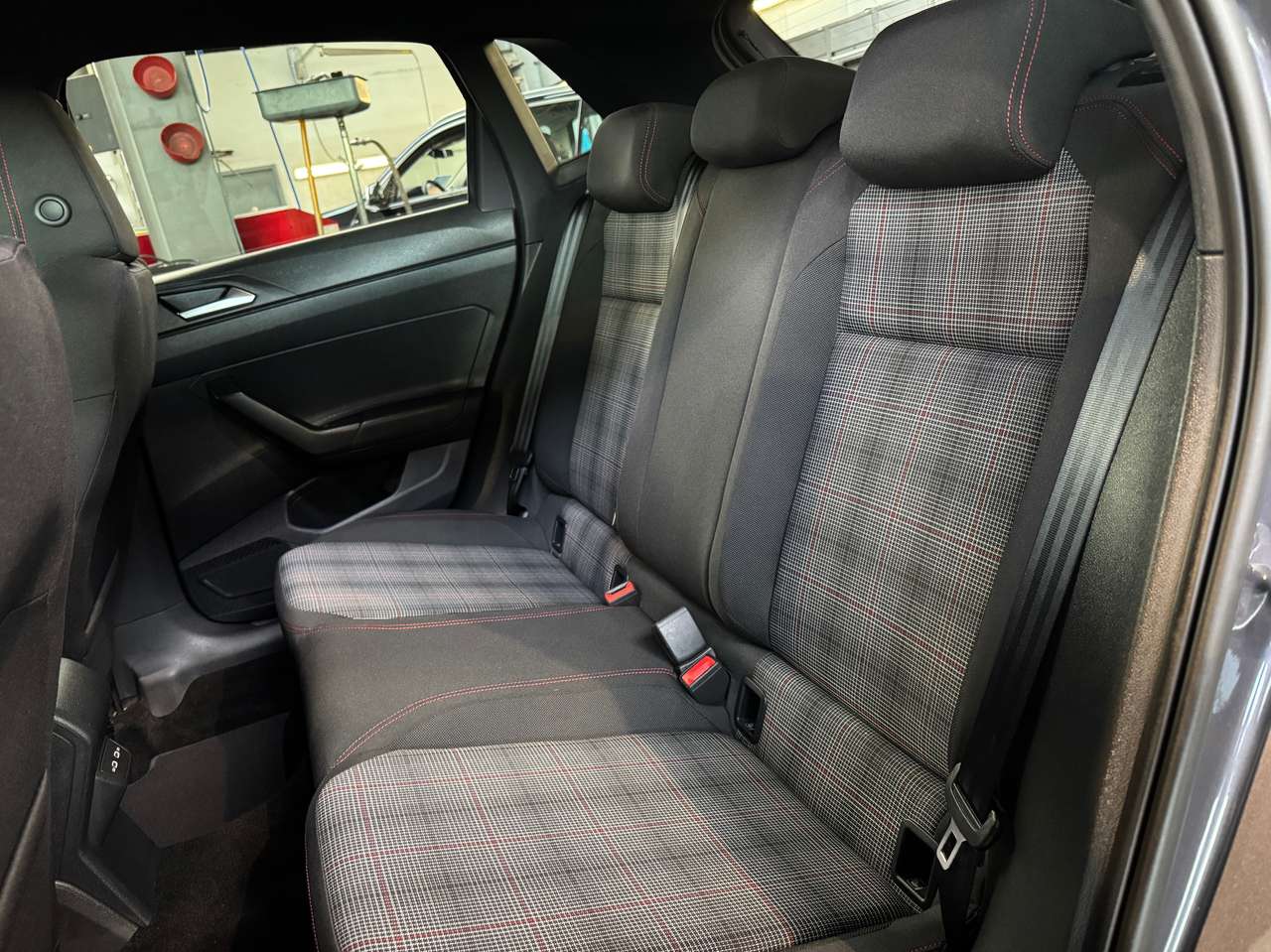 Volkswagen Polo GTI 2.0 TSI DSG — foto 7 van 20