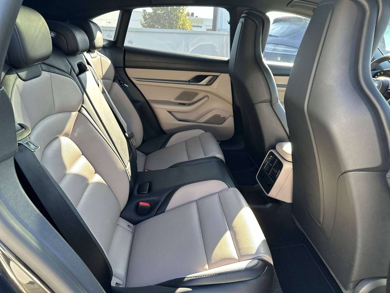 Porsche Taycan Taycan 4 Cross Turismo 105 kWh  NP 145.586 EURO — foto 12 van 19