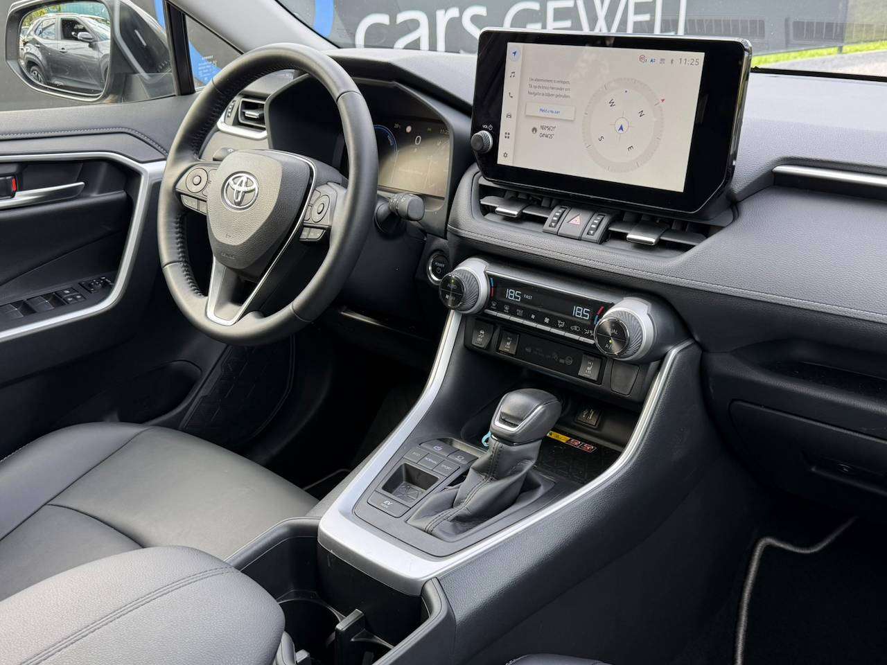Toyota RAV4 HEV DYNAMIC PLUS VOL LEDER ZETEL- EN STUURVERWARMING CAMERA APPLE CARPLAY — foto 5 van 13