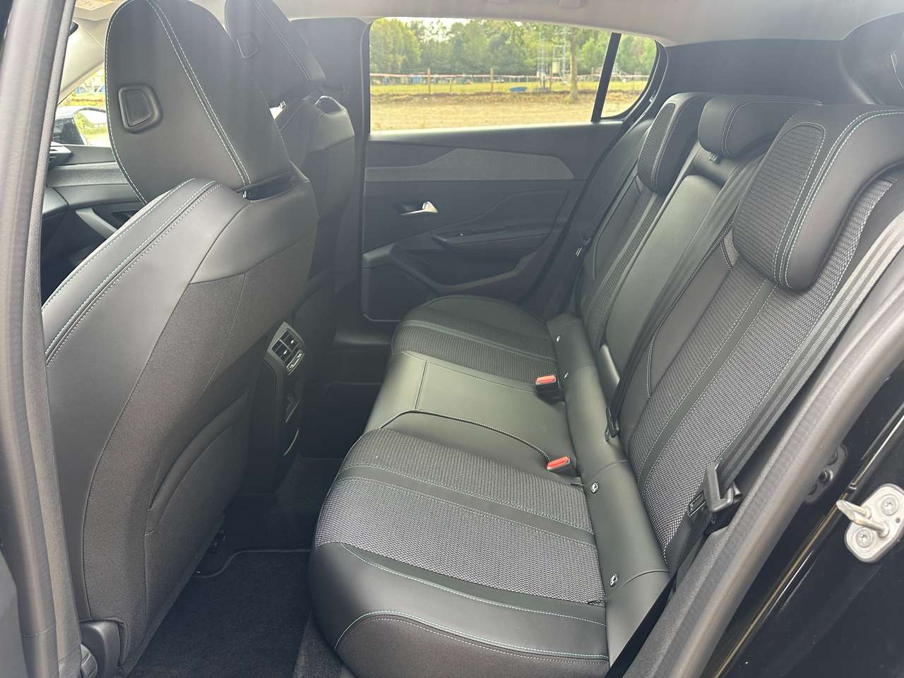 Peugeot 308 308 Hybrid 180 e-EAT8 Allure Pack — foto 7 van 15