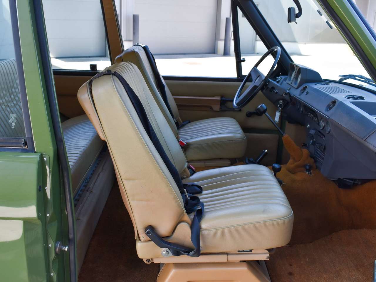 Land Rover Range Rover Classic V8 / Warwick Green / Restored / Suffix D — foto 15 van 19