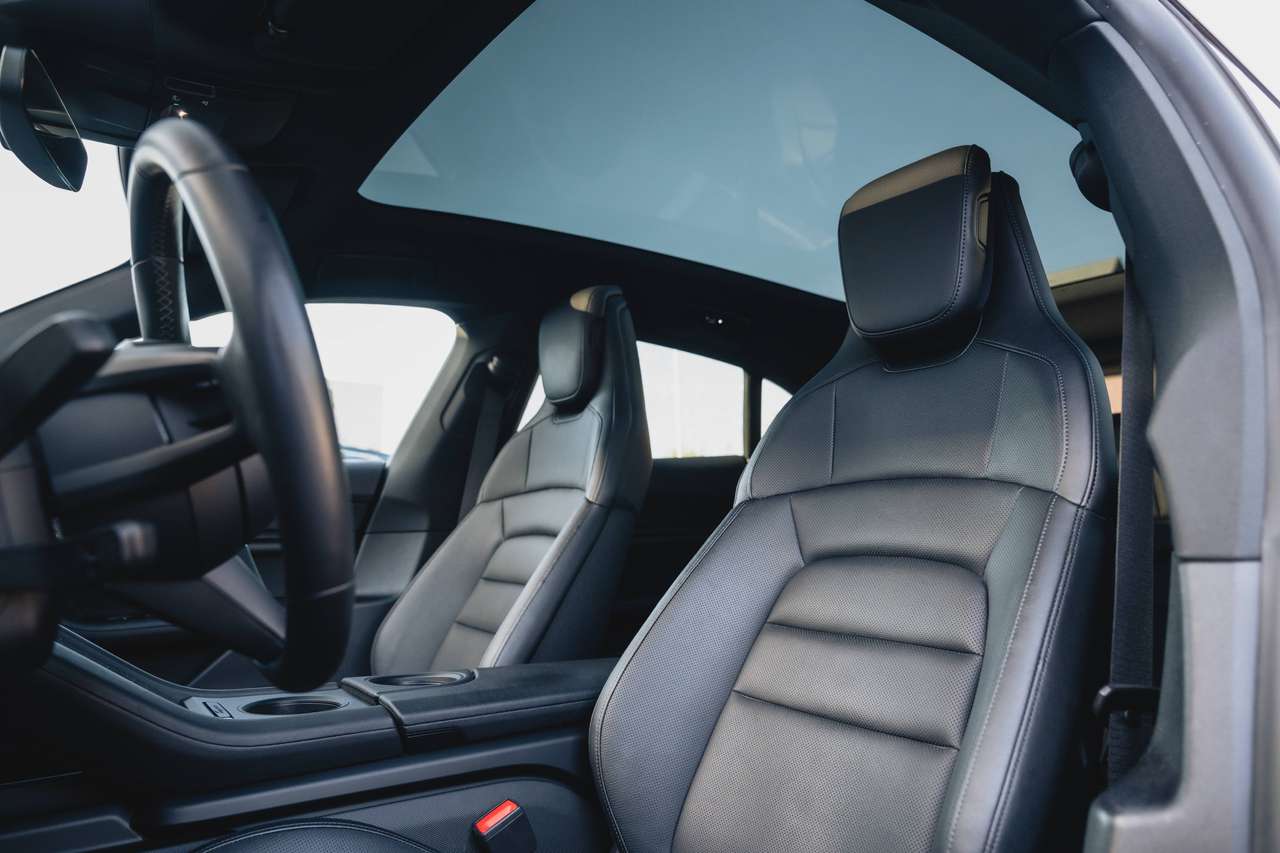 Porsche Taycan 4S Cross Turismo 93.4kWh Performance Battery Plus - 1st. Hand - Porsche History — foto 13 van 25